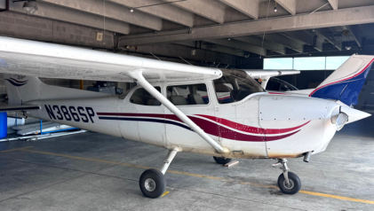 Photograph 1 – Airplane right side, from the NTSB investigation of Cessna 172S accident near Colorado Springs, Colorado, May 29, 2026