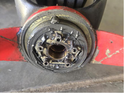 Photograph 6 – Tailwheel assembly internal, post-accident, from the NTSB investigation of Cessna 305 accident near Phoenix, Arizona, October 18, 2025