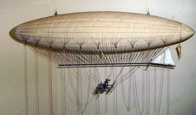 A model of the Giffard Airship at the London Science Museum