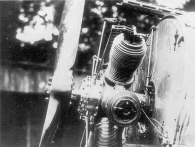 First Version of the Fokker Synchronization Gear