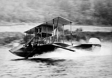 Gustave Maurice Heckscher in his Curtiss Seaplane at 60 MPH (1912)