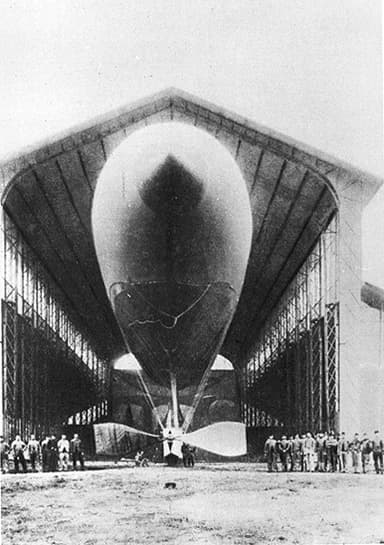 The 1884 La France, the first fully controllable airship