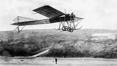 The Mercury I Monoplane (50hp Isaacson) flying at Filey in 1911