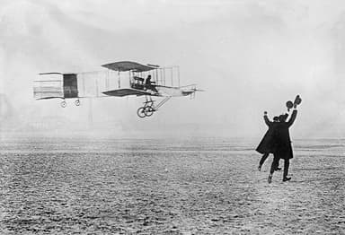Voisin-Farman 1 Completing the First Closed-Circuit Flight in Europe (1907)